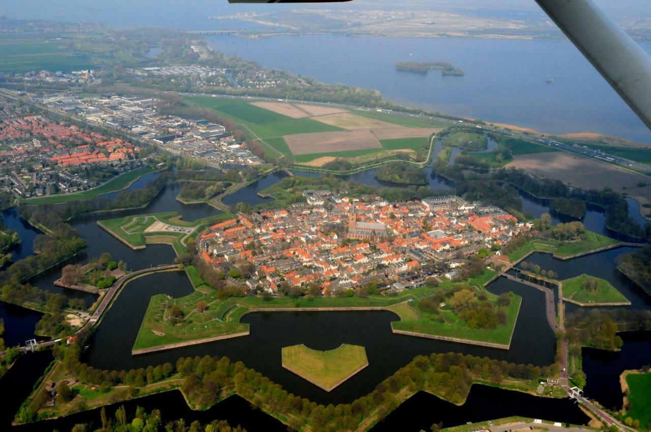 Room One-Twenty-One Naarden Extérieur photo